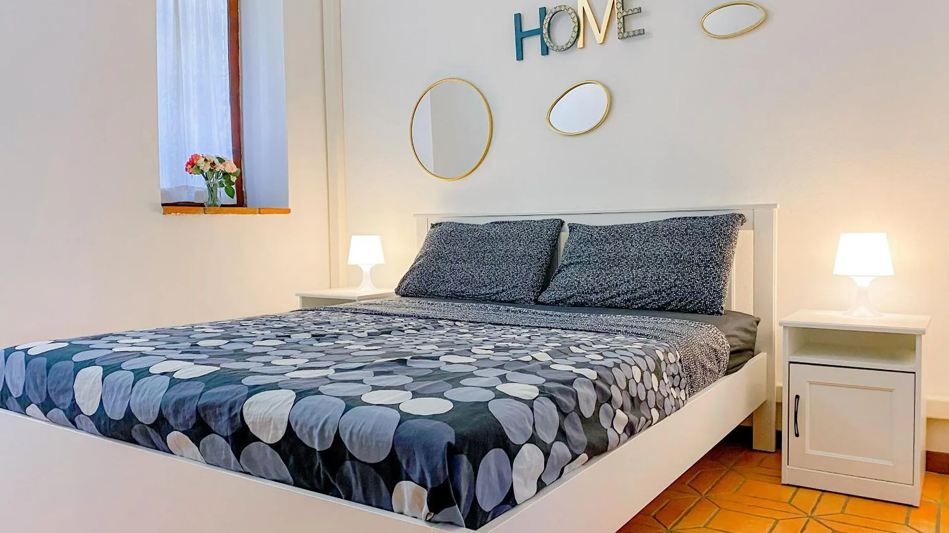 Apartment Naviglio Pavese Terrace 2 Camere 15 Min Dal Duomo Mailand